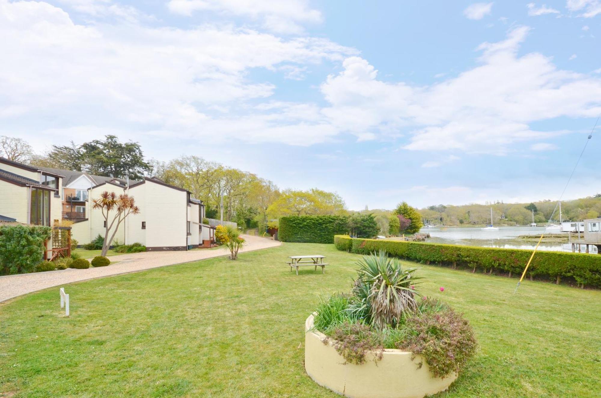 Whippingham, Creek Gardens - Isle Of Wight Apartamento Wootton Bridge  Exterior foto
