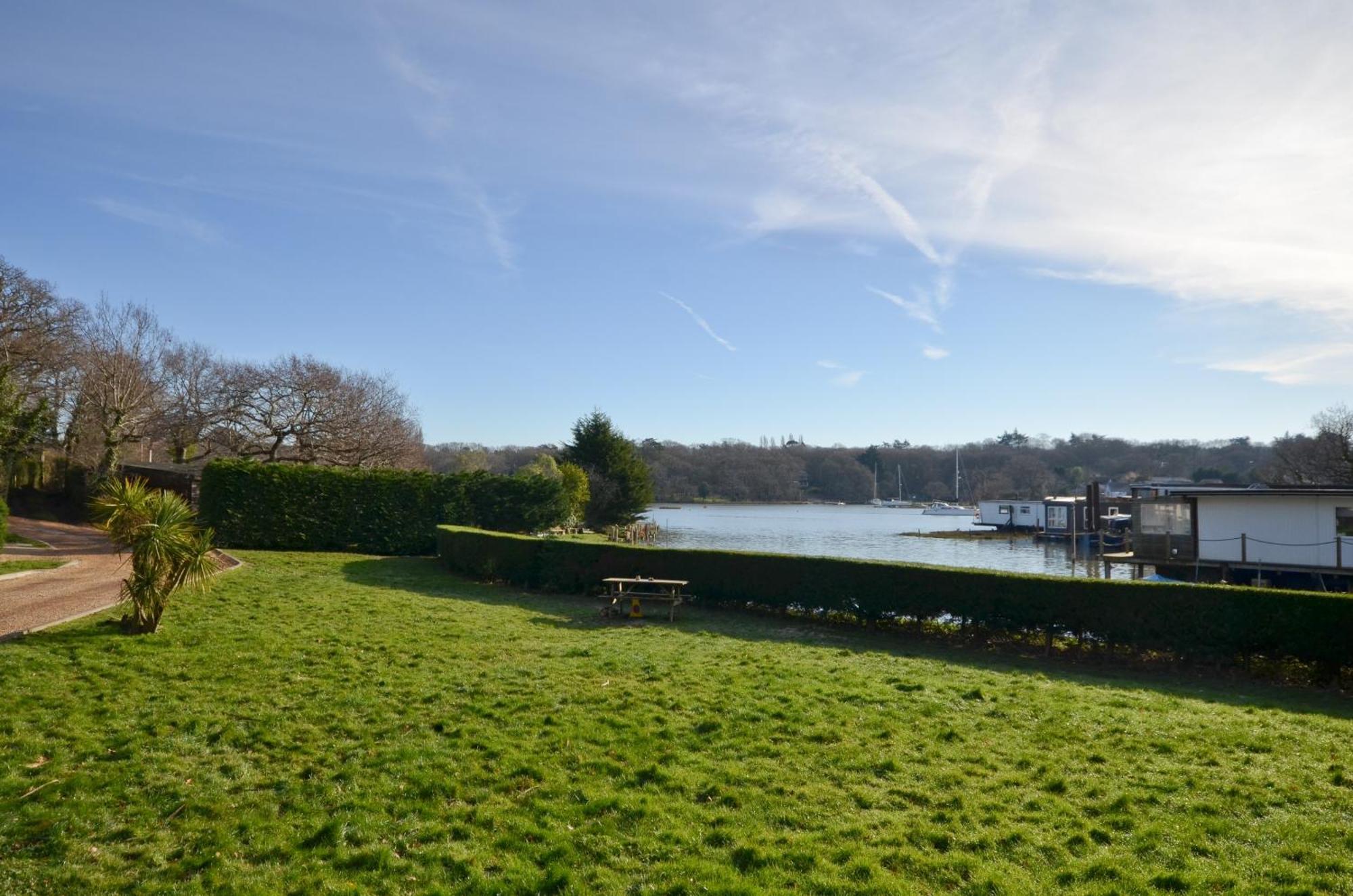Whippingham, Creek Gardens - Isle Of Wight Apartamento Wootton Bridge  Exterior foto